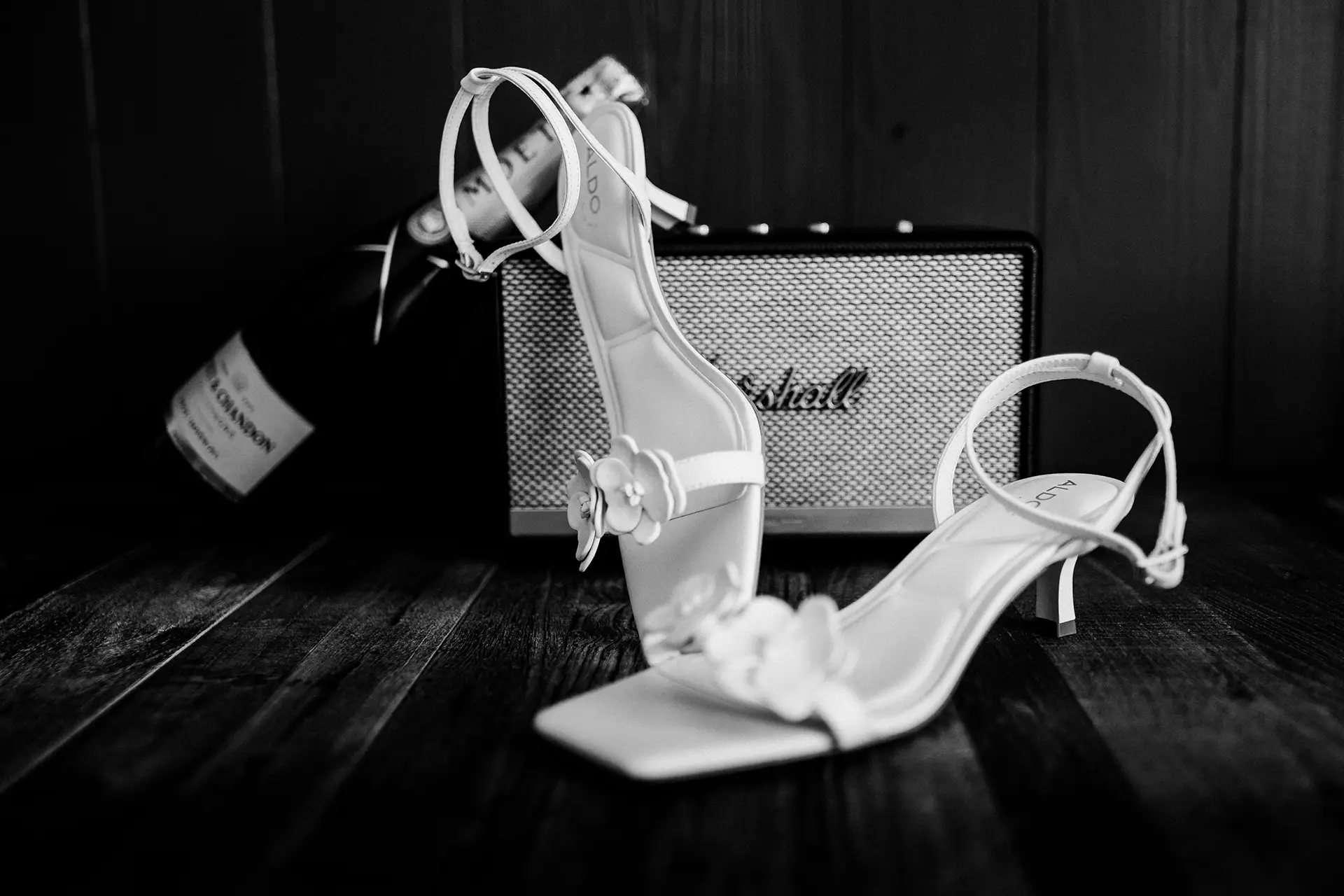 doering-fotografie-hochzeitsfilm-brautschuhe